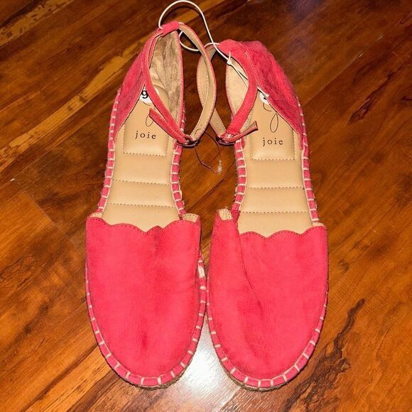 Joie Shoes - NWOT Joie Cruz scalloped espadrille memory foam Sandals